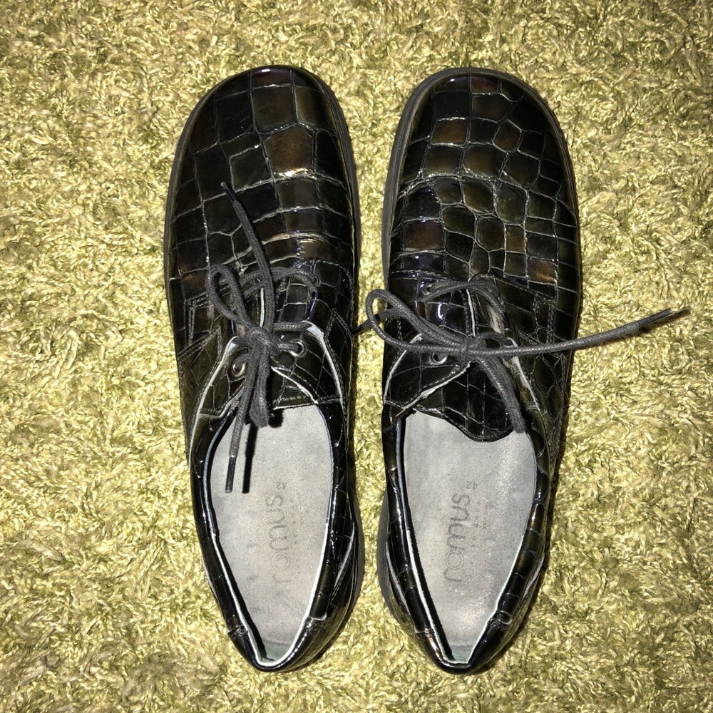 Ladies Romus brand shoes